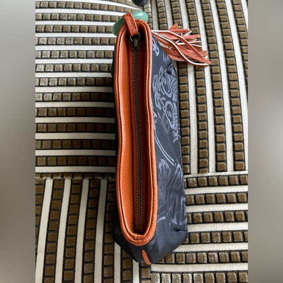 Shanghai Tang Clutch With Leather & Stone Detail - Picture 5 of 9